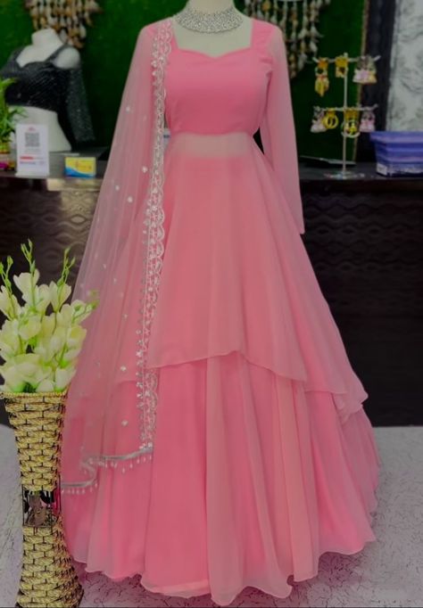 Gaun Design Dresses Indian, Dizain Dress, Stylish Frocks, Party Wear Gowns, Bridal Lehenga Designs, Peplum Designs, Long Frock Designs, Latest Bridal Lehenga, Simple Frocks