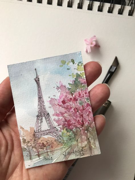 Eiffel Tower Watercolor Painting Easy, Painting Paris Easy, Watercolor Paris Paintings, Intermediate Watercolor Paintings, Mini Painting Watercolor, Paris Watercolor Painting Easy, Mini Water Colour Paintings, Mini Watercolour Painting, Eiffel Tower Painting Easy