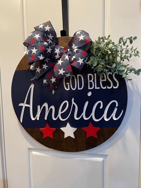 Door Hanger / Door Round / 4th of July Door Round / 4th of | Etsy Patriotic Door Hangers Wooden, Camping Door Hanger, 4th Of July Door Decorations, 4th Of July Porch Decor, July Porch Decor, 4th Of July Signs, Fourth Of July Door Hangers, Patriotic Decorations Diy, 4th Of July Door Hanger