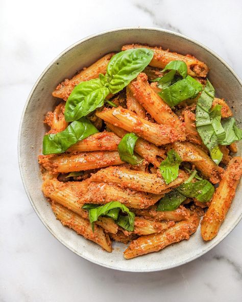 Sun Dried Tomato Protein Pesto Pasta (Gluten Free, Dairy Free, Vegan) | Liz Moody Protein Pesto Pasta, Protein Pesto, Sundried Tomato Pesto Pasta, Protein Pasta Recipes, Tomato Pesto Pasta, Pasta Gluten Free, 30 Minute Meals Healthy, Sundried Tomato Pesto, Pasta Sauce Homemade