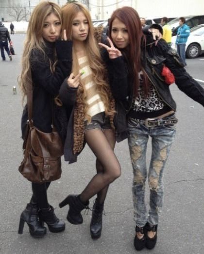 Gyaru Magazine, 2000s Fashion Inspiration, 2000s Japanese Fashion, Kei Visual, Gyaru Fashion, 2000s Fashion Outfits, Dec 12, J Fashion, Harajuku Fashion