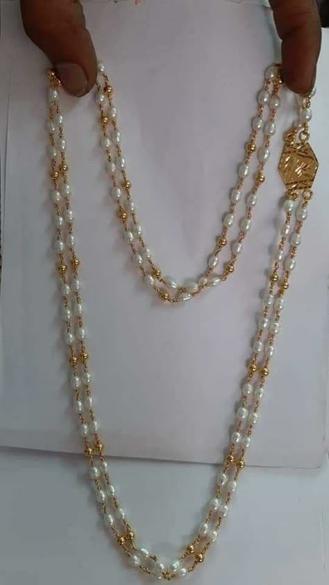 Pearl Chain Designs Simple, Mutyalu Chains, Pearl Jewelry Design Indian, Gold Moti Mala Designs, Muthyalu Chain, Pearl Jewelry Design Simple, Pearl Necklace Designs Gold Indian, Pearl Jewelry Indian Simple, Pearl Necklace Designs Simple