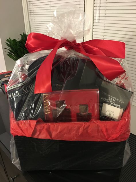 Black Themed Gift Basket For Him, Black Gift Basket Ideas For Him, Red And Black Gift Basket Ideas For Him, Red Gift Basket For Boyfriend, Red Themed Basket, Boyfriend Surprises, Surprise Boyfriend, Baskets For Men, Gold Basket