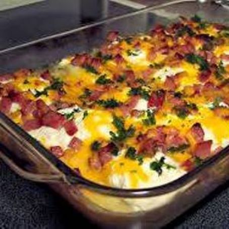 Baked Pierogi Casserole Pierogi Kielbasa, Kielbasa Casserole, Pierogi Casserole, Pierogi Recipe, Kielbasa Recipes, Ukrainian Recipes, Kielbasa, Easy Casserole Recipes, Casserole Recipe