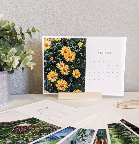 Gouache Flowers, Ux Design Principles, Calendar Themes, Watercolor Calendar, Calendar Art, Creative Calendar, 달력 디자인, 2022 Art, Calendar Christmas