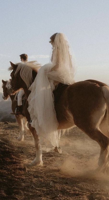 Wedding On Ranch, Horseback Wedding Photos, Cowboy Wedding Aesthetic, Western Wedding Portraits, Wedding In The Desert, Western Cowboy Wedding, Western Desert Wedding, Vintage Cowboy Wedding, Western Wedding Aesthetic