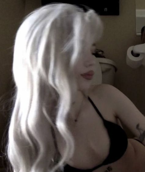 Blonde Goth, Long White Hair, Hair Icon, Dark Feminine Aesthetic, Feminine Aesthetic, Dream Hair, Cute Selfie Ideas, Pretty Selfies, White Hair