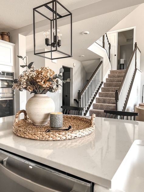 Studio Mcgee Mirrors, Island Styling, Transitional Home Style, Hallway Table Decor, Kitchen Island Styling, Tahari Home, Black And White Home, Spring Kitchen, Luxury Room Bedroom