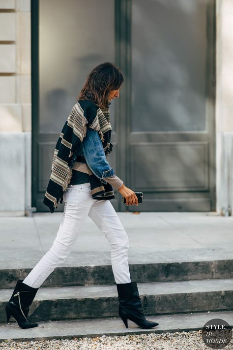 Geraldine Saglio by STYLEDUMONDE Street Style Fashion Photography20180929_48A6527 Geraldine Saglio Style, Layered Jackets, Geraldine Saglio, Emmanuelle Alt Style, Street Style Shoes, Paris Fashion Week Street Style, Outfits Chic, Trendy Fashion Outfits, Street Style Winter