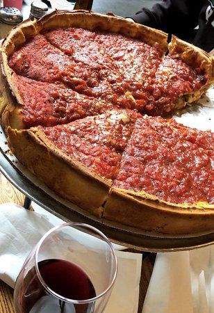 Giordano's Pizza, Chicago - Downtown / The Loop - Restaurant Reviews, Phone Number & Photos - TripAdvisor Chicago Recipes, Pizza Chicago, Restaurants In Chicago, Chicago Downtown, Marshall Fields, Chicago Pizza, Pizza Flatbread, Chicago Trip, Chicago Food