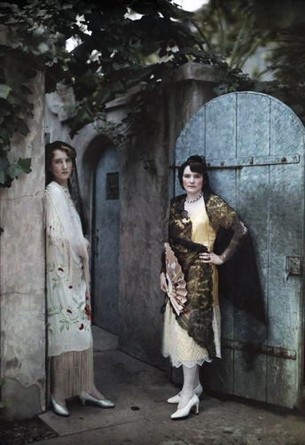 Two Creole women standing in the doorway to their Uptown home, Louisiana, New Orleans. #1920s #vintage #fashion #photography Creole French, Creole People, Old New Orleans, Subtractive Color, Louisiana Creole, French Creole, Women Standing, Image Positive, Beautiful Beach Wedding