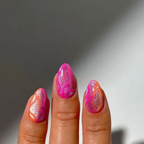 Iconic Nail Designs, Tropical Nails Design, Swirly Nail Designs, Eclectic Nails, Nailinspo Nailart, Velvet Nails, Hippie Nails, Abstract Nail Art, Gelish Nails