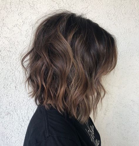 Long Inverted Bob Hairstyle for Wavy Hair Angled Bob Wavy Hair, Short Wavy Inverted Bob, Inverted Bob Wavy Hair, Inverted Wavy Bob Hairstyles, Wavy Long Bob Hairstyles, Long Inverted Bob With Layers, Short Hair Low Taper, Wavy Layered Bob, Long Wavy Inverted Bob