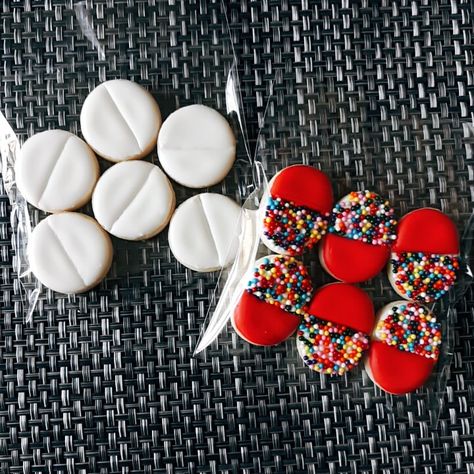 Pill Cookies, Hello Hello, Happy Pills, Cookie Art, Food Themes, Sugar Cookies, Sweet Treats, Sugar Cookie, To Share