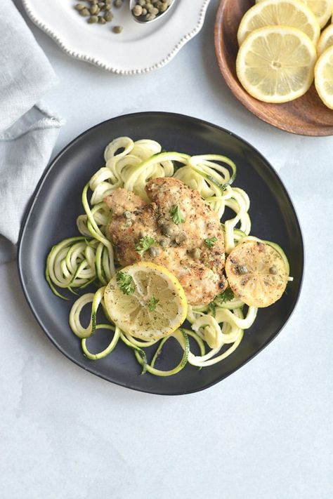 Lemon Chicken Piccata Zucchini Noodles {Paleo, GF, Low Cal, Low Carb} - Skinny Fitalicious® Chicken Piccata Instant Pot, Lemon Piccata, Paleo Lemon Chicken, Lemon Chicken Piccata, Chicken Piccata Recipe, Easy Zucchini Recipes, Creamy Lemon Chicken, Zoodle Recipes, Healthy Low Calorie Meals