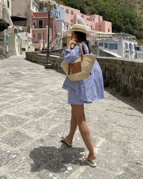 15+ European Summer Outfits You Need To Pack This Year French Riviera Aesthetic Outfit, St Tropez Outfit, French Riviera Outfits, St Tropez Style, France Honeymoon, Sassy Outfits, Riviera Fashion, Italian Summer Aesthetic, French Riviera Style