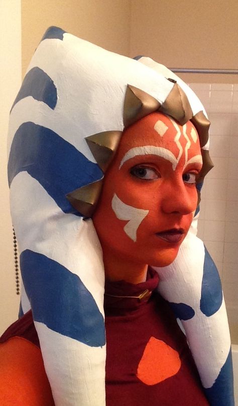 How To Make Ahsoka Tano Headpiece, Ahsoka Tano Costume, Ahsoka Tano Cosplay, Disfraz Star Wars, Jedi Cosplay, Learning To Sew, Ashoka Tano, Headpiece Diy, Star Wars Diy