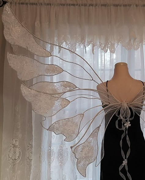 Diy Angels, Diy Wings, Fairy Wedding, Wings Costume, White Wings, Fantasy Costumes, Fairy Costume, Fairy Wings, Bridesmaid Flowers