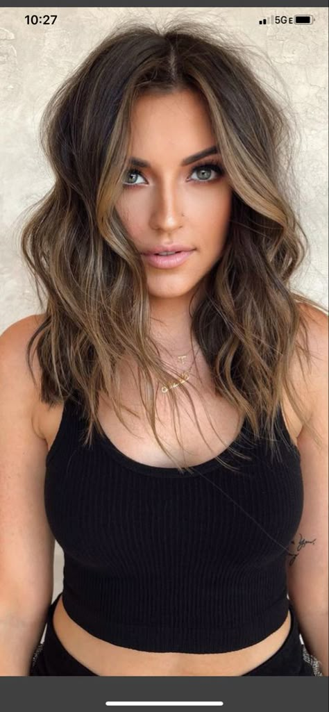 Summer Brown Hair, Dark Brown Hair With Blonde Highlights, Biolage Hair, Medium Length Brown Hair, Baylage Hair, Summer Hair Trends, Mom Hair, Fall Hair Cuts, 2023 Hair