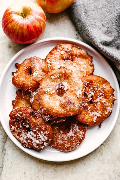 Apple Rings – A quick and delicious snack with sliced apple rings dipped in pancake batter, fried to a crisp, and topped with sweet cinnamon-sugar. Fried Apple Rings, Pancake Batter Recipe, Apple Scones, Sliced Apple, Fried Apple, Apple Snacks, Apple Donuts, Apple Rings, Apple Pancakes