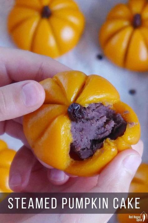 Soft, gooey, sweet and nutty, sticky rice pumpkin cake with red bean filling shows you a delectable and fun way to enjoy autumn produce. Best Chinese Dishes, Pumpkin Mochi, Autumn Produce, Sticky Rice Cake, Mochi Cake, Azuki Bean, Squash Puree, Adzuki Beans, Glutinous Rice Flour