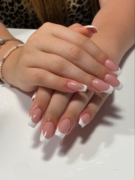 Ballerina Nails French Tip, Nails French Summer, Franche Nails, French Nails Ballerina, Matte Nail Colors, Gold Acrylic Nails, French Summer, French Tip Nail Designs, Trendy Nail Art Designs