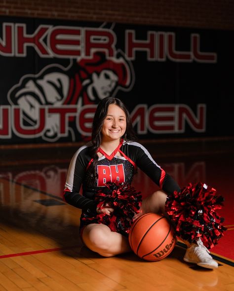 Basketball Cheer Pictures, Basketball Portraits, Cheerleader Pictures, Cheerleader Poses, Basketball Cheerleading, Cheerleading Senior Pictures, Cheerleading Pics, Cheerleading Picture Poses, Cheer Moves