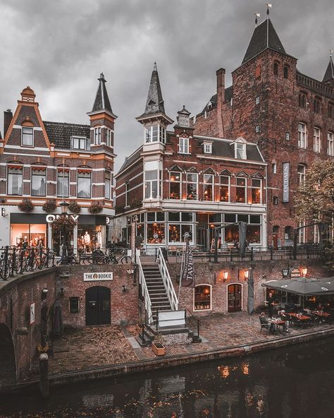 Sven on Instagram: “Did you spot the waiter serving dinner? Such a moody but charming evening! ✨🍽 . . . . . . . . #postcardplaces #voyaged #kings_villages…” Eindhoven Netherlands, Get Paid To Travel, Paid To Travel, Canal House, Places In Europe, Reasons To Live, Eindhoven, Utrecht, Aruba