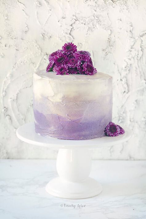 Purple Cake Decoration, Violet Cake Design For Birthday, Small Purple Cake, Pastel Theme Cake, Cake Decorating Purple, Ombre Purple Cake, Ombre Cake Design, Purple Themed Cake, Purple Graduation Cake