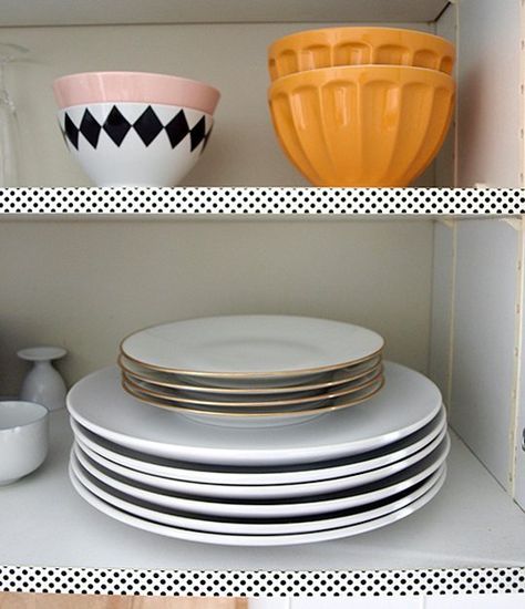 Think Im going to include this in my kitchen remodel. Washi Tape your shelves! Light Blue Apartment, Secret Kitchen, Cabinet Shelves, Rental Kitchen, Rental Ideas, Apartment Things, Apartment Makeover, Happy Kitchen, Rental Apartment