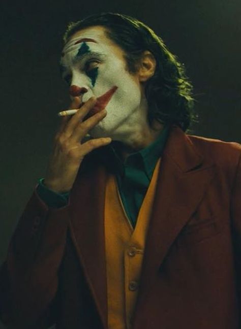 J. 🍁 Pop Culture Tattoos, Joker Film, Joker Joaquin, Arthur Fleck, Joker 2019, Joaquin Phoenix, Popular Movies, The Joker, The Lord Of The Rings