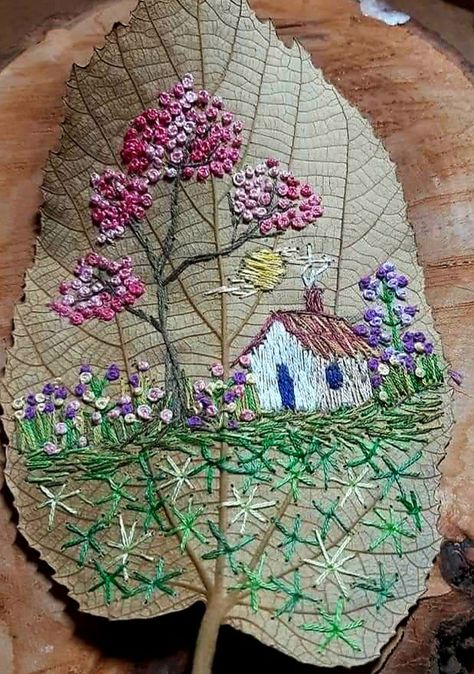 Leaf Art Diy, Dry Leaf Art, Gum Leaves, Embroidery Leaf, Book Page Art, Embroidered Leaves, Hand Embroidery Patterns Flowers, Diy Embroidery Patterns, Leaf Crafts