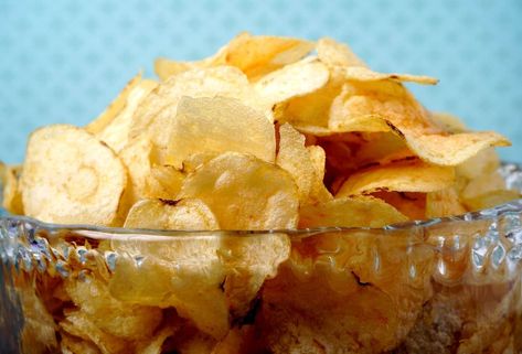 The 3 Best Storage Containers For Chips - Foods Guy How To Organize Big Bags Of Chips, How To Store Potato Chips In Pantry, Chip Containers For Pantry, Chips Organization Ideas, Potato Chip Storage Ideas, Potato Chip Storage, Chip Storage Ideas, Homemade Potato Chips Recipe, Chip Storage