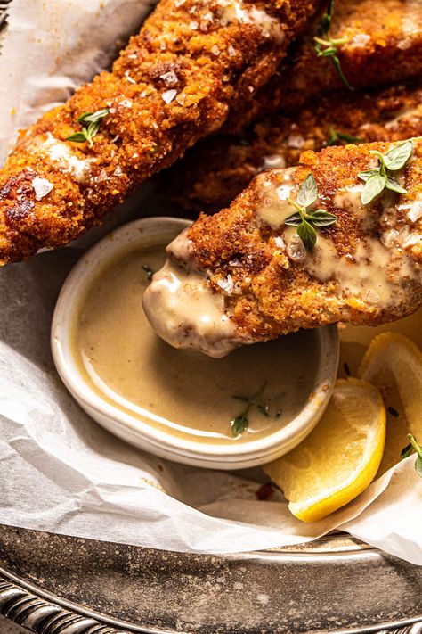 Almond Flour Crusted Chicken, Almond Flour Breaded Chicken, Almond Flour Chicken, Almond Crusted Chicken Tenders, Low Carb Chicken Tenders, Almond Flour Chicken Tenders, Almond Flour Fried Chicken, Healthy Chicken Tenders, Chicken Tenders Oven