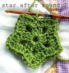 شال كروشيه, Crochet Star, Confection Au Crochet, Crochet Xmas, Crochet Christmas Decorations, Crochet Stars, Crochet Snowflakes, Crochet Christmas Ornaments, Christmas Crochet Patterns