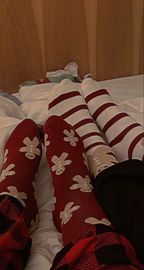 #couplegoals #couplexmas #cutesocks #xmasfeeling Christmas Pjs Aesthetic, Christmas Sleepover, Cute Christmas Stockings, Xmas Pjs, Comfy Socks, Cosy Christmas, Married Christmas, Christmas Feeling, Christmas Pjs