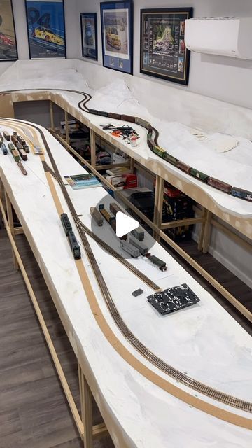 Tim’s Train’s on Instagram: "A quick video of the completed loop on the layout and the feeling it gave me to have trains running in a complete loop for the first time in too many years. Plenty more work ahead of me but massive success / progress has been made this year. Lots of support has been contributed by my family @dawntodusk_tasmania and @cottagegardening_tasmania which means so much with the biggest supporter overseeing my work from above. 

#hoscale #modeltrains #hoscaletrains #layoutconstruction #layoutbuild #hoscalemodels #modeltrainstagram #hoscalelayout #hoscalemodelrailroad #modeltrain #modelrailroader #modelrailroadermagazine #modelrailroaders #modeltrainlayout #modeltrainhobby #187 #187scale #187scalemodels #walthers #waltherscornerstone #athearn #athearngenesis #exactrail # N Scale Model Train Layouts, N Scale Train Layout, Ho Train Layouts, Model Train Table, Ho Scale Train Layout, Model Railway Track Plans, Train Table, N Scale Trains, Ho Scale Trains