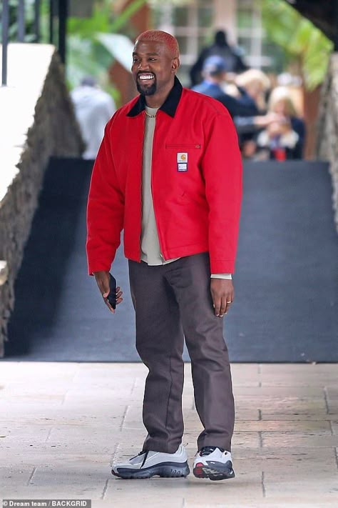 Ye in red: West was spotted wearing a long-sleeved tan shirt, with a gold chain over it, with a red Carhart jacket over the shirt Kanye West Carhartt, Yeezy Szn, Red Carhartt Jacket, Kanye West Smiling, Kanye West Family, Bel Air Hotel, Kanye West Songs, Kanye West Outfits, Kanye Fashion