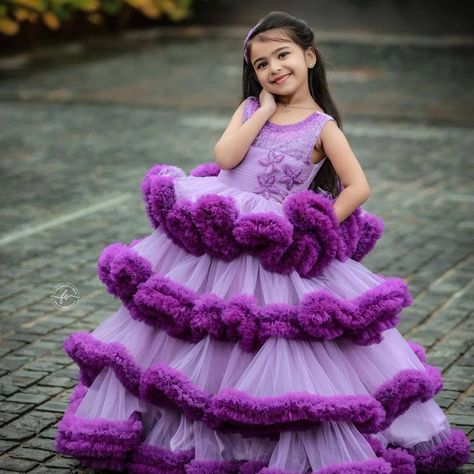 Gown Dress Party Wear, Frocks For Kids, Kids Party Wear Dresses, Kids Party Wear, Kids Blouse Designs, Frock Patterns, Kids Frocks Design, Kids Dress Patterns