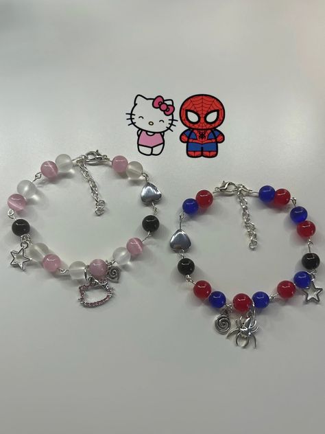 Matching Bead Bracelets For Couples, Couple Bracelets Beads, Spider Man Bracelet, Hello Kitty Bracelet, Bracelets With Beads, Matching Stuff, All Spiderman, Matching Couple Bracelets, Bracelet Inspo