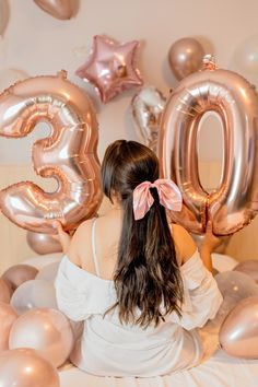 30 Years Photoshoot, 30th Birthday Photoshoot Poses, 30s Photoshoot Ideas, 30 Birthday Photo Shoot, 30 Photoshoot 30th Birthday, 30th Birthday Ideas For Women Photoshoot, 25th Birthday Ideas For Her, 30th Birthday Ideas For Women, Happy 29th Birthday