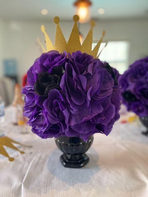 Descendants Centerpieces, Descendants Crafts, Descendants Party Ideas, Maleficent Birthday Party, Descendants Party Ideas Birthdays, Rip 20s, Disney Villain Party, Trunker Treat Ideas, Disney Descendants Party