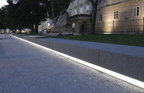 El:ch Landschaftsarchitekten — Landhauspark and promenade Linz Bench Lighting, Hotel Landscape, Landscape Lighting Design, Driveway Lighting, Facade Architecture Design, King Protea, Urban Lighting, Landscape Elements, M 16