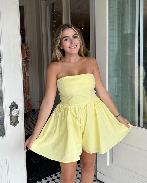 Elevate your fashion game with this trendy one-piece. Only 2 available in The Amelia Smocked Back Tube Top Romper. Click the pic to purchase #romper #gamedayoutfit #smockedromper #yellow #boutiqueshopping Strapless Romper Outfit, Yellow Tube Top, Tube Top Romper, Ruffle Jumpsuit, Strapless Romper, Maxi Gown Dress, Romper Outfit, Gameday Outfit, Ball Gown Dresses