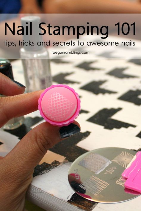 Nail stamping can give awesome details to nails. These tips and tricks make it doable at home. Stamp Nails, Nagel Stamping, Nail Stamper, Stamp Tutorial, Stamping Nail Art, Nail Stamping, Nail Art Tutorial, Manicure E Pedicure, Nail Tutorials