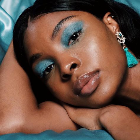 Poolside Blue | Byrdie Dior Eyeshadow Palette, Natural Face Makeup, Summer Eyeshadow, Dior Eyeshadow, Glossy Eyeshadow, Summer Makeup Trends, Glossy Eyes, Hair Cuffs, Blue Eyeliner