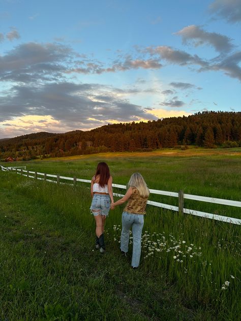 Montana Photo Ideas, Montana Life Aesthetic, Montana Ranch Life Aesthetic, Hannah Montana Summer Aesthetic, Montana Picture Ideas, Montana Instagram Pictures, Cute Mountain Pictures, Yellowstone Picture Ideas, Montana Aesthetic Ranch