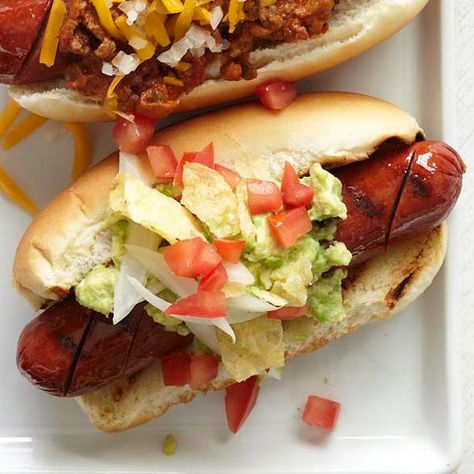 Hot Dogs: 15 to Try Newest Recipes, Avocado Chips, Crunchy Potatoes, Quick Delicious Meals, Dog Sounds, Veggie Dogs, Hot Dog Recipes, Chips Recipe, Avocado Recipes