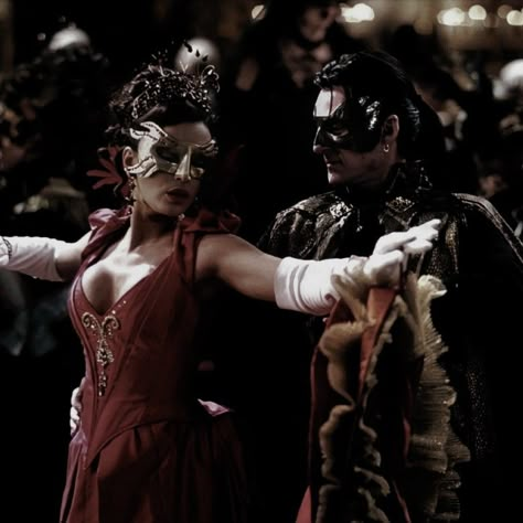 Van Helsing Dracula, Van Helsing 2004, Richard Roxburgh, Lestat And Louis, Masquerade Ball Gowns, Masquerade Ball Gown, Vampire Masquerade, Van Helsing, Vampire Movies