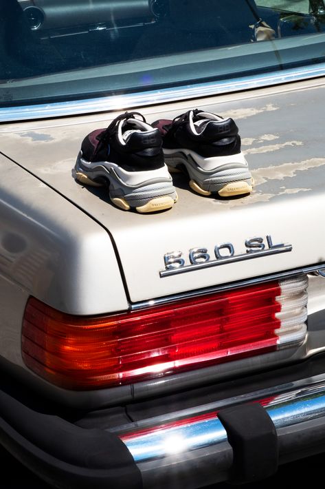 Shoes In Car, Anta Sports, Shoe Photography, Fashion Documentaries, King Shoes, Gym Photoshoot, Shoe Store Design, Urban Sneakers, Shoes Fashion Photography